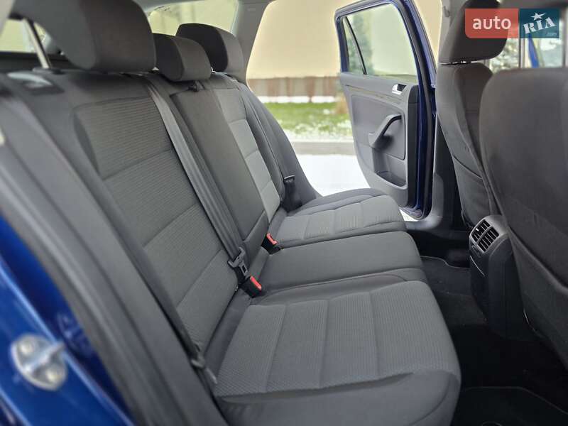 Универсал Volkswagen Golf 2010 в Луцке