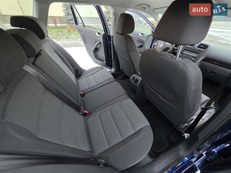 Универсал Volkswagen Golf 2010 в Луцке