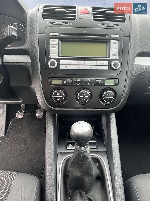 Хэтчбек Volkswagen Golf 2007 в Умани