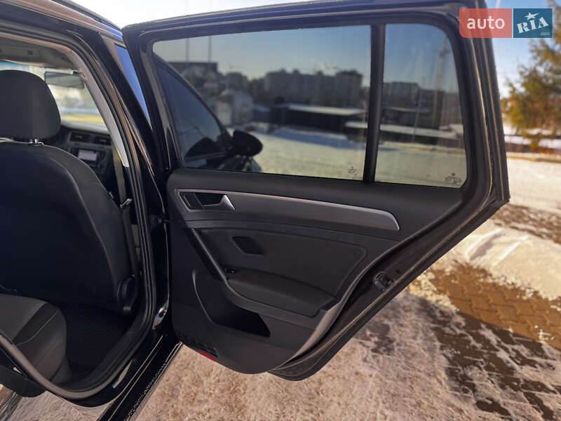 Универсал Volkswagen Golf 2014 в Хмельницком