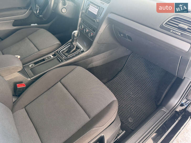 Универсал Volkswagen Golf 2014 в Хмельницком