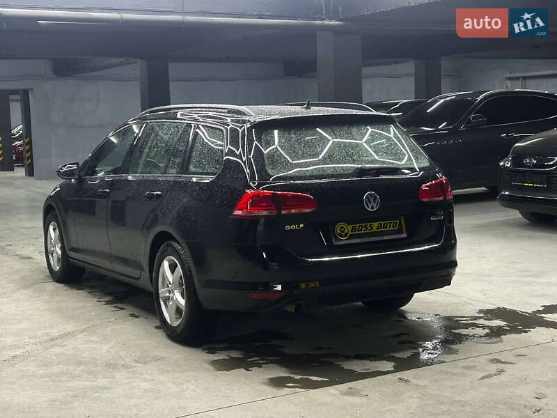 Универсал Volkswagen Golf 2016 в Черновцах