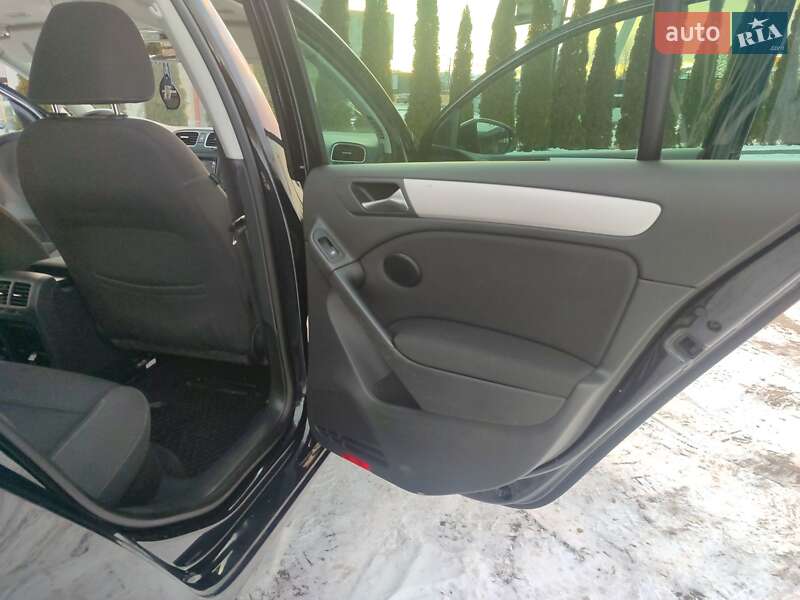 Хетчбек Volkswagen Golf 2010 в Івано-Франківську