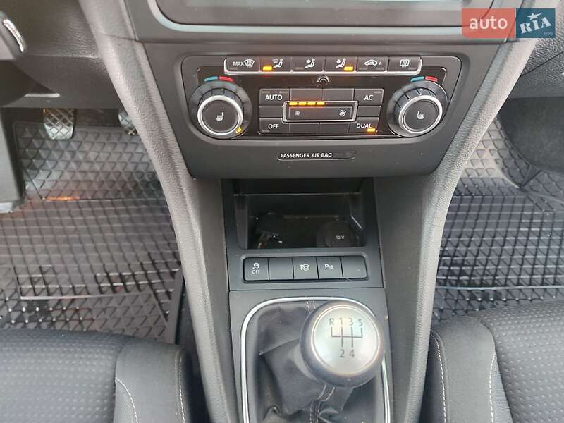 Хетчбек Volkswagen Golf 2010 в Івано-Франківську