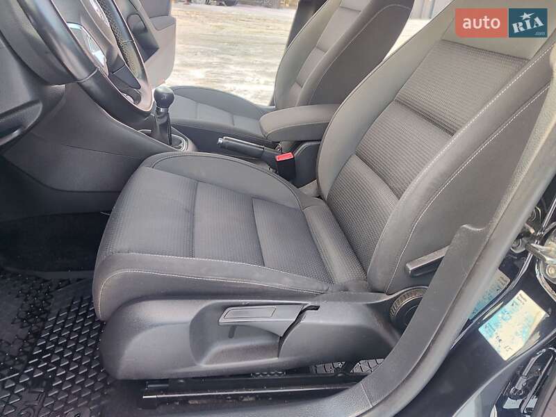 Хетчбек Volkswagen Golf 2010 в Івано-Франківську