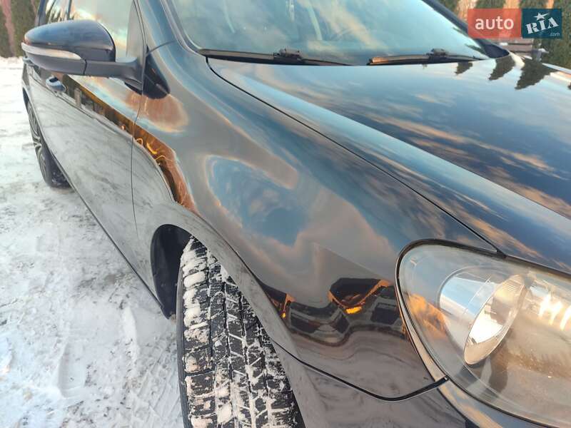 Хетчбек Volkswagen Golf 2010 в Івано-Франківську