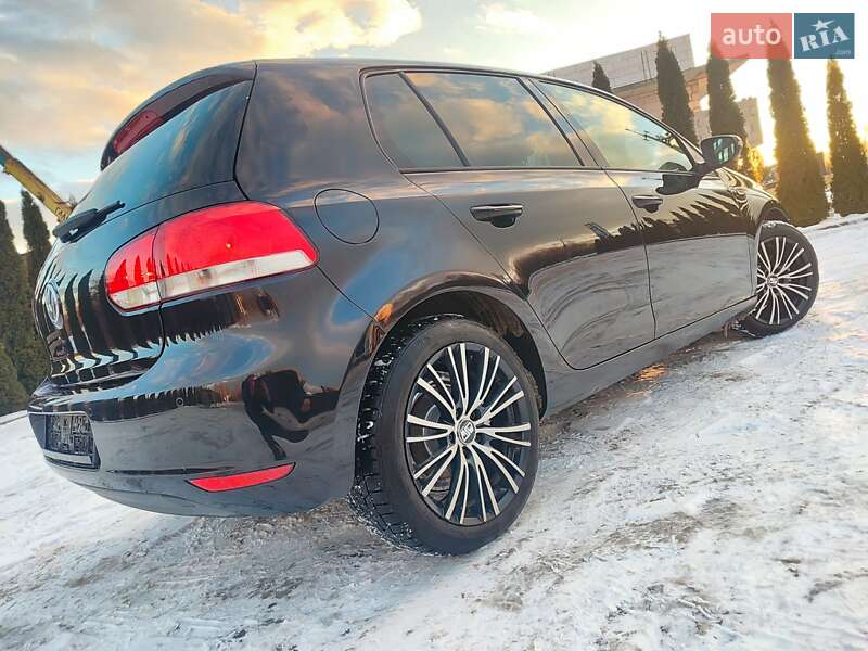 Хетчбек Volkswagen Golf 2010 в Івано-Франківську