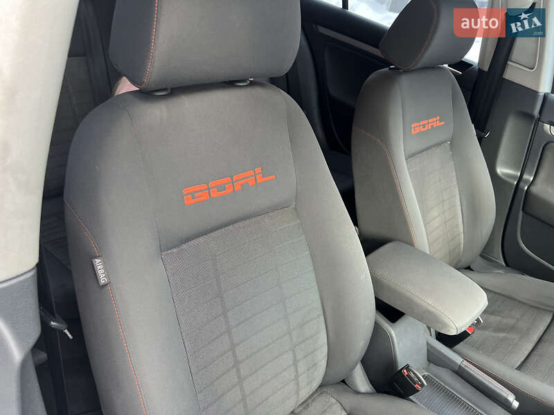 Хэтчбек Volkswagen Golf 2006 в Нежине
