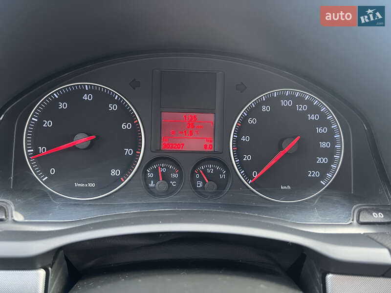 Хэтчбек Volkswagen Golf 2006 в Нежине