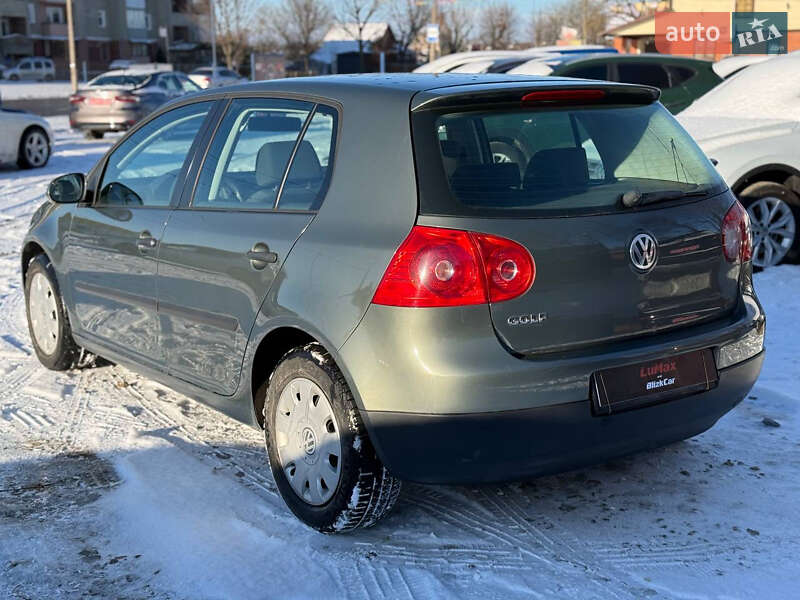Хетчбек Volkswagen Golf 2005 в Коломиї