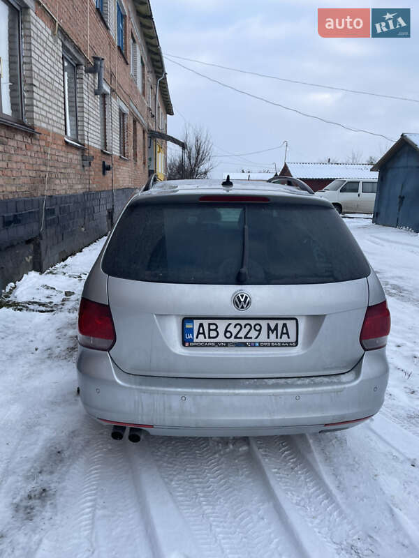 Універсал Volkswagen Golf 2010 в Іллінцях