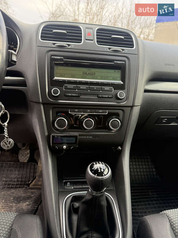 Хетчбек Volkswagen Golf 2010 в Вінниці