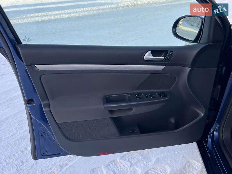 Хетчбек Volkswagen Golf 2007 в Лубнах