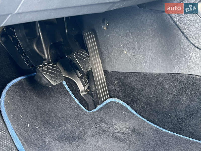 Хетчбек Volkswagen Golf 2007 в Лубнах