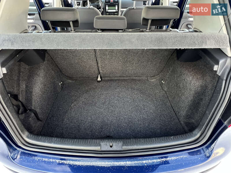 Хетчбек Volkswagen Golf 2007 в Лубнах