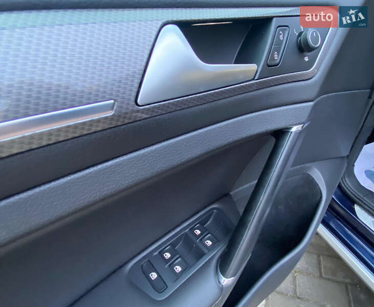 Універсал Volkswagen Golf 2017 в Рівному