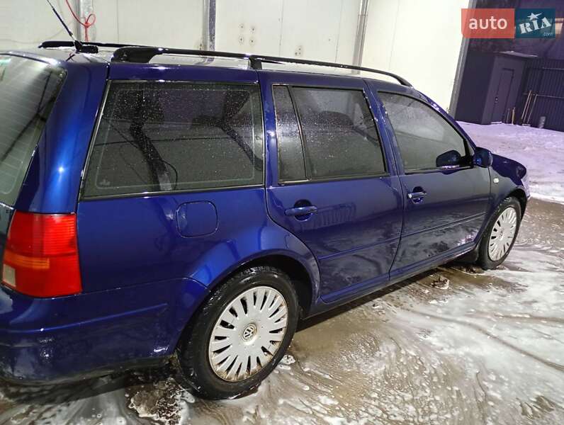 Универсал Volkswagen Golf 2001 в Великой Багачке