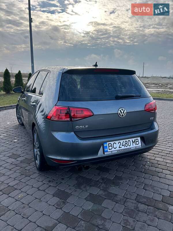 Хетчбек Volkswagen Golf 2016 в Городку