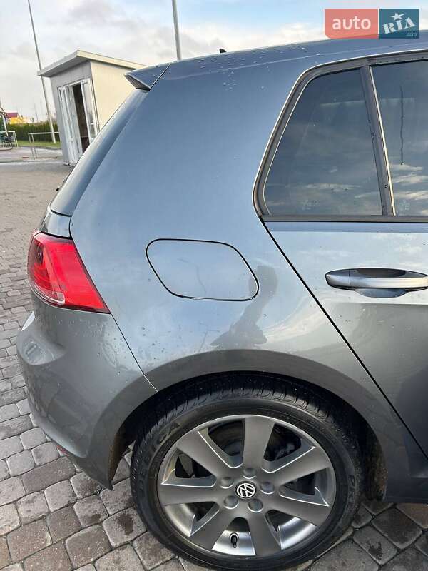 Хетчбек Volkswagen Golf 2016 в Городку