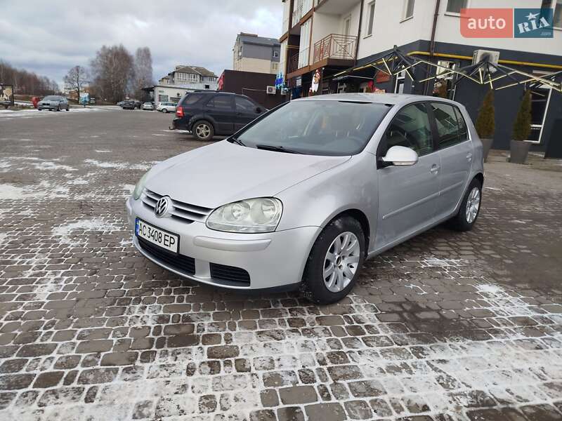 Хетчбек Volkswagen Golf 2005 в Ковелі