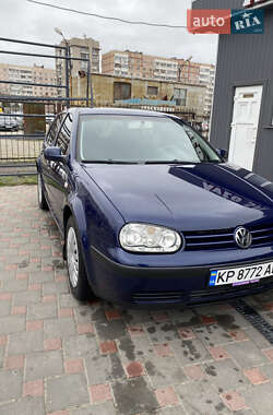 Хетчбек Volkswagen Golf 2003 в Запоріжжі