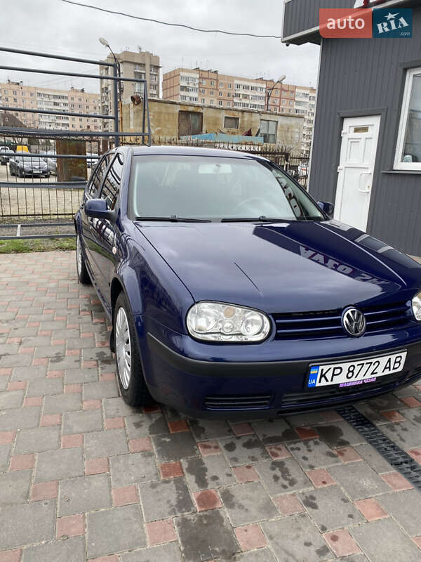 Volkswagen Golf 2003