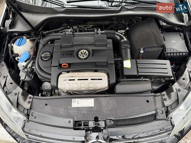 Хетчбек Volkswagen Golf 2010 в Ужгороді
