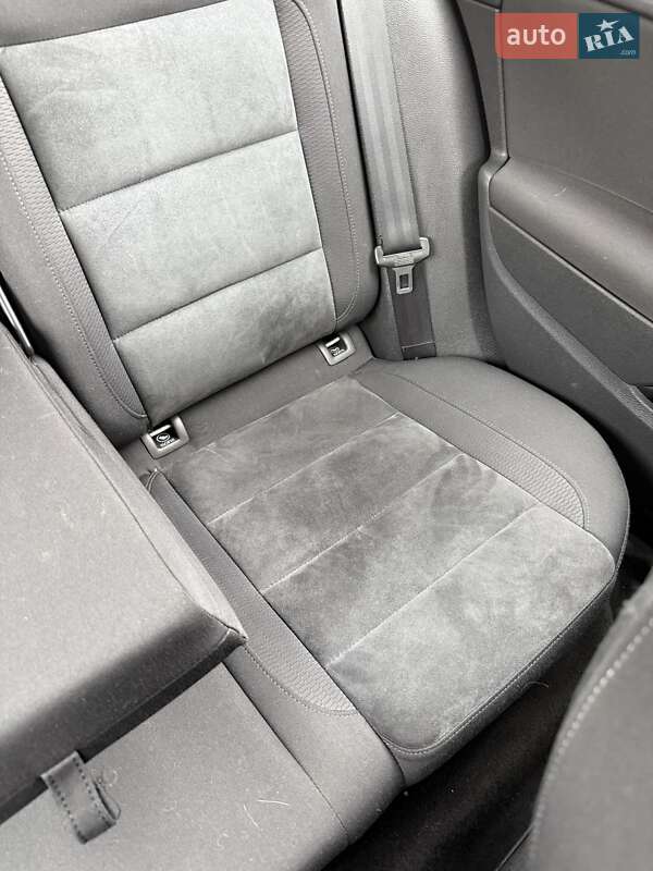 Хетчбек Volkswagen Golf 2010 в Ужгороді