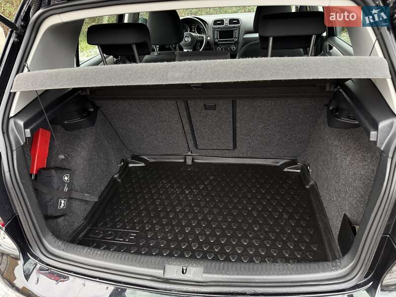 Хетчбек Volkswagen Golf 2010 в Ужгороді