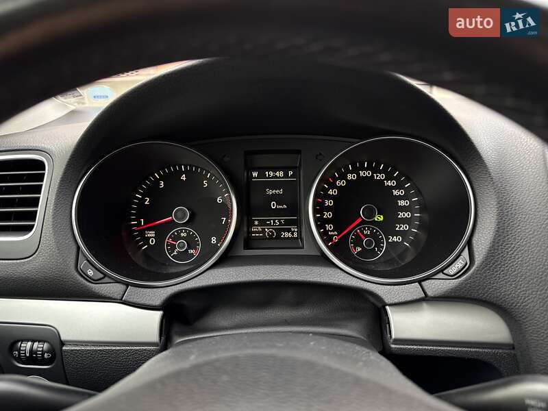 Хетчбек Volkswagen Golf 2010 в Ужгороді