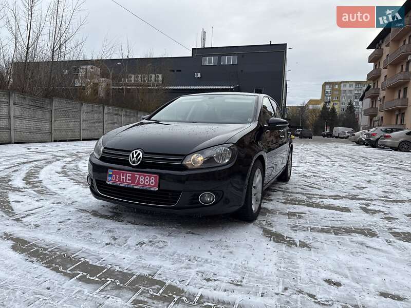Хетчбек Volkswagen Golf 2010 в Ужгороді
