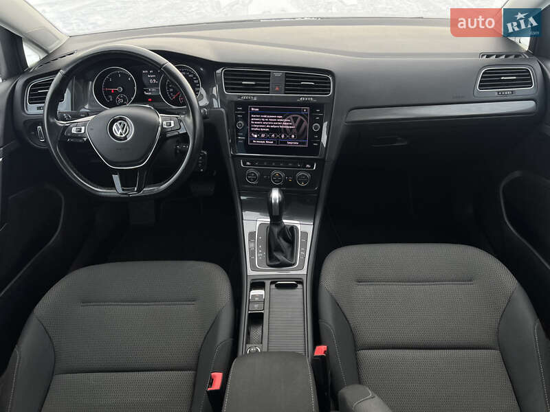 Универсал Volkswagen Golf 2019 в Луцке