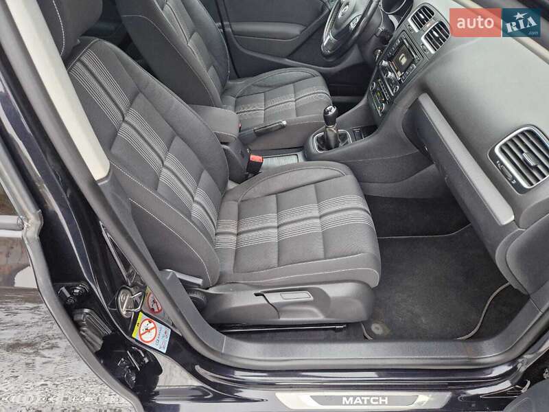 Хэтчбек Volkswagen Golf 2012 в Мукачево