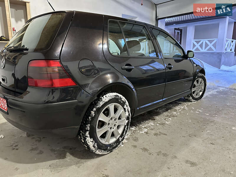 Хэтчбек Volkswagen Golf 2003 в Бучаче