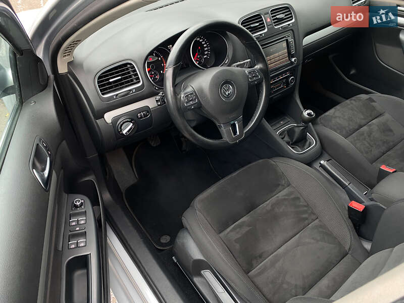 Універсал Volkswagen Golf 2013 в Мукачевому