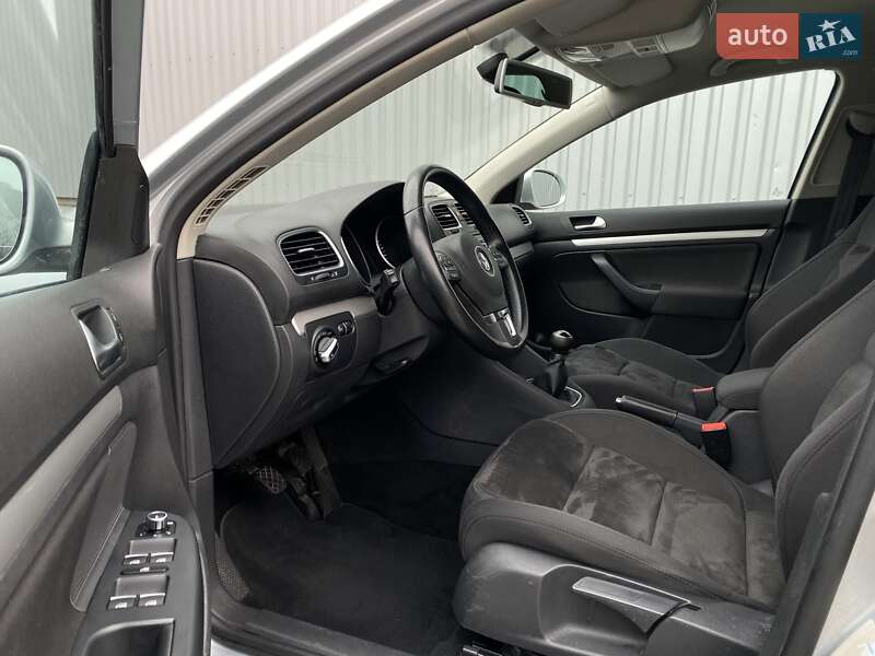 Універсал Volkswagen Golf 2013 в Мукачевому