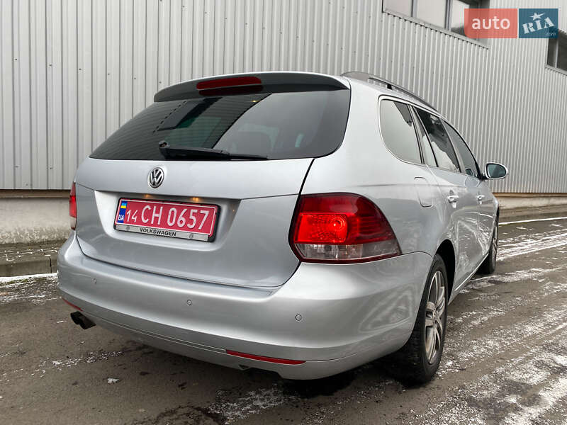 Універсал Volkswagen Golf 2013 в Мукачевому