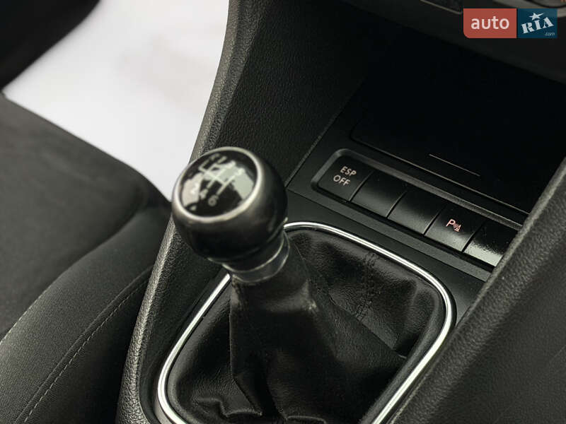 Хэтчбек Volkswagen Golf 2010 в Берегово