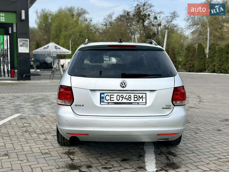 Універсал Volkswagen Golf 2010 в Чернівцях