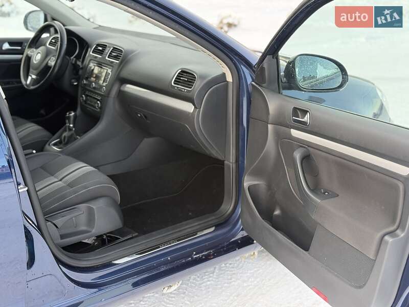 Универсал Volkswagen Golf 2012 в Сарнах