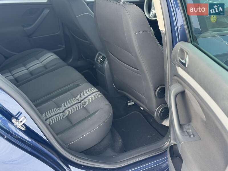 Универсал Volkswagen Golf 2012 в Сарнах