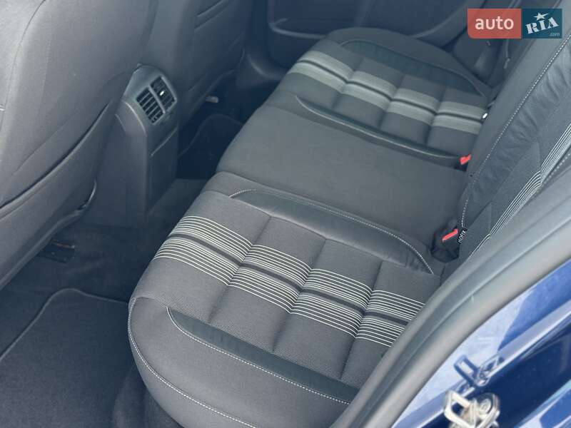 Универсал Volkswagen Golf 2012 в Сарнах