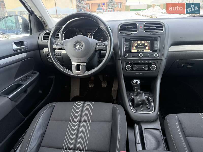 Универсал Volkswagen Golf 2012 в Сарнах