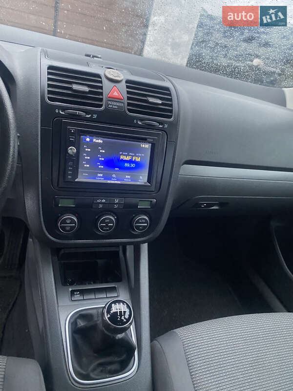 Універсал Volkswagen Golf 2009 в Любомлі