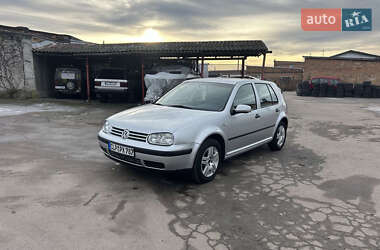Хэтчбек Volkswagen Golf 2002 в Луцке