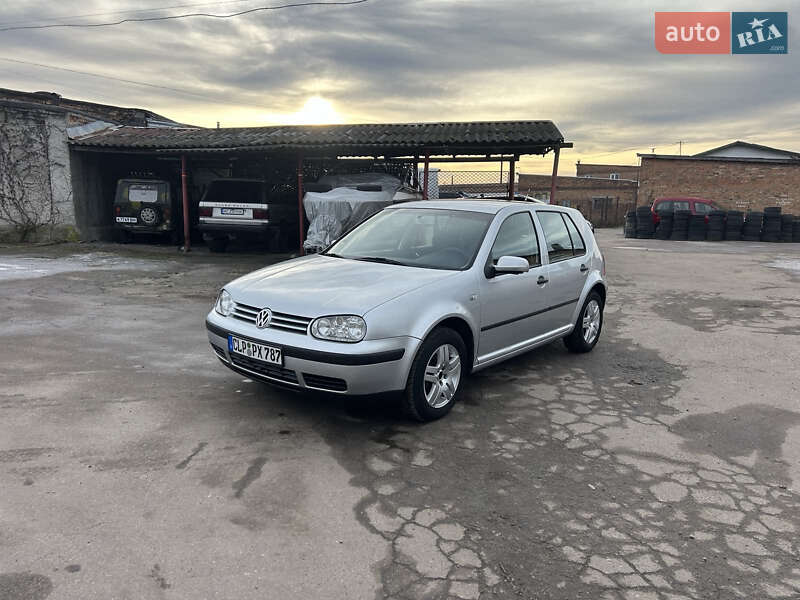 Volkswagen Golf 2002
