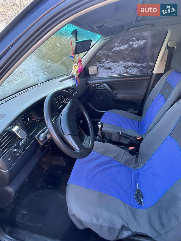 Хэтчбек Volkswagen Golf 1994 в Сколе фото 3 Хэтчбек Volkswagen Golf 1994 в Сколе