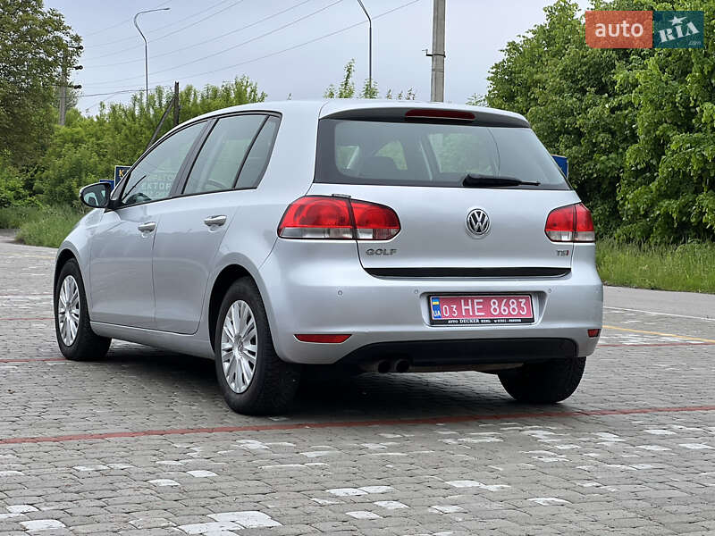 Хэтчбек Volkswagen Golf 2009 в Староконстантинове