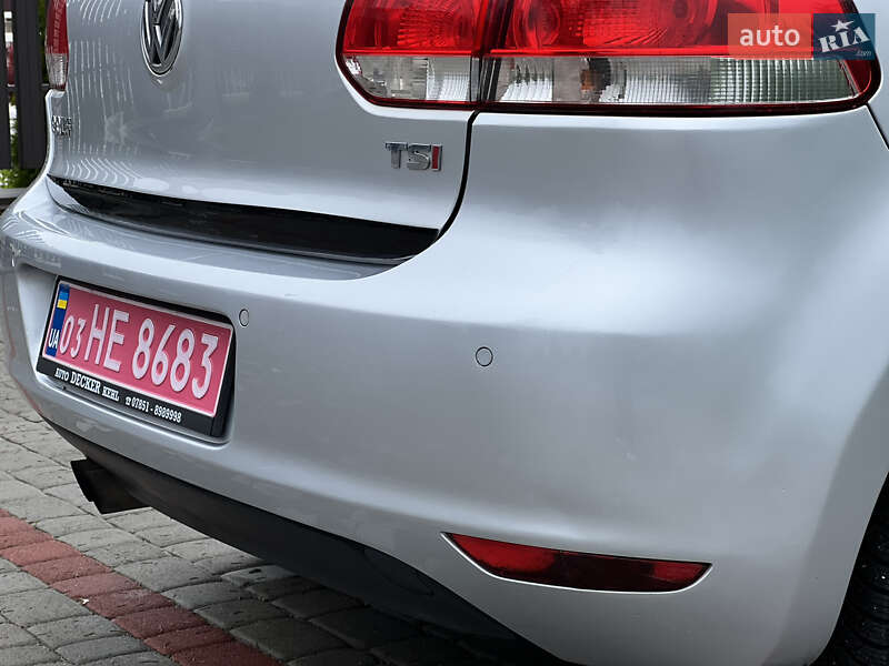 Хэтчбек Volkswagen Golf 2009 в Староконстантинове