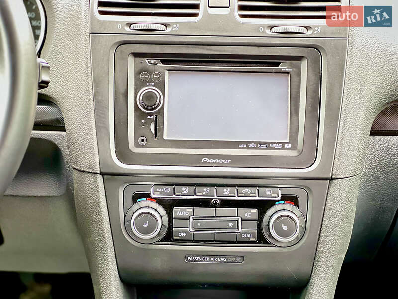 Хэтчбек Volkswagen Golf 2009 в Староконстантинове